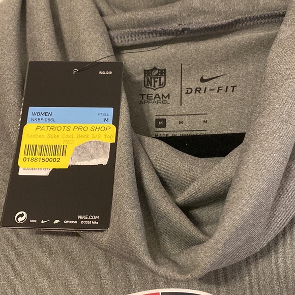 NWT Women's Nike New England Patriots Cowl Neck Long Sleeve T-Shirt size Medium - Picture 5 of 6